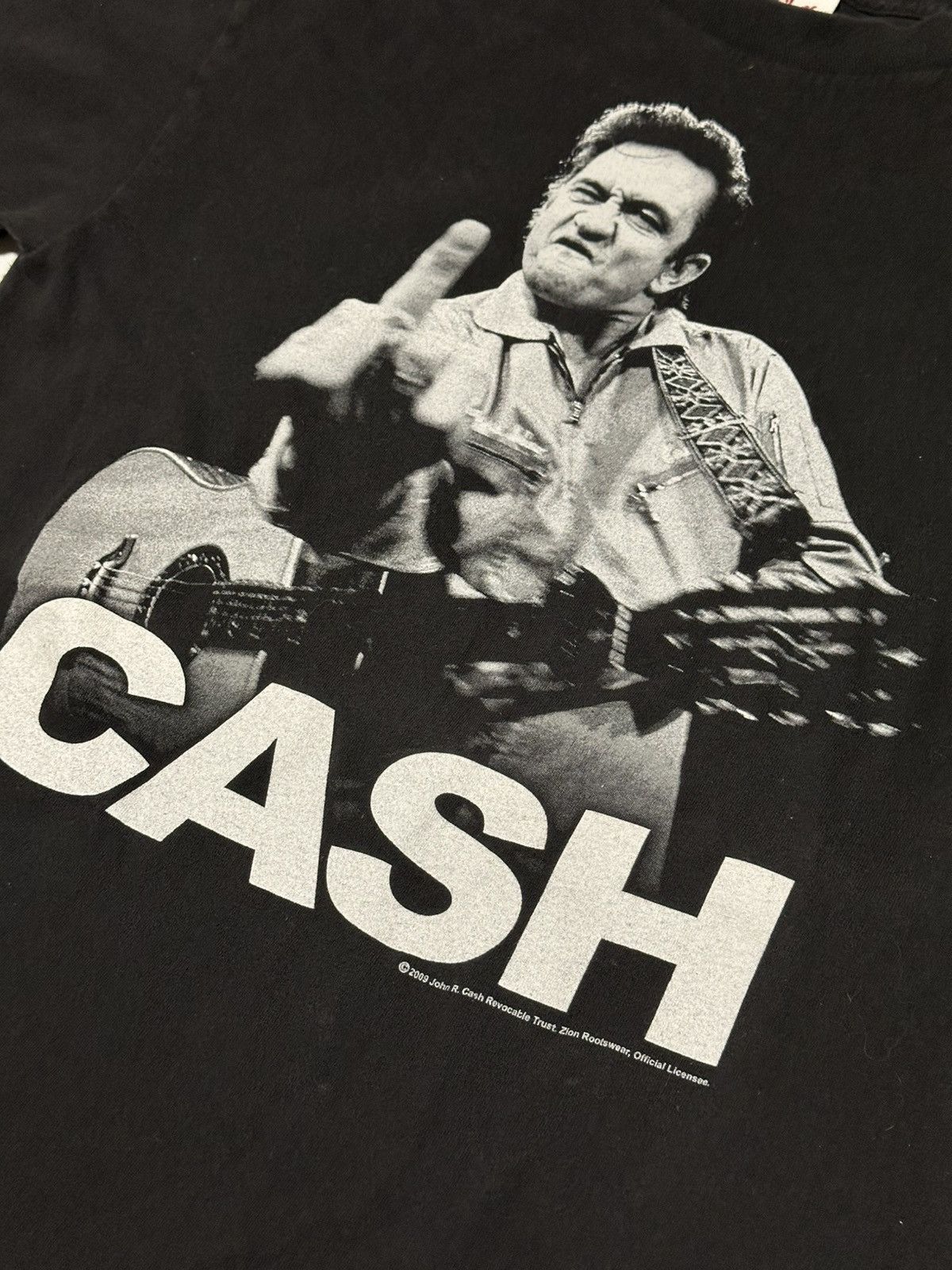 Band Tees Vintage y2k Jonny cash middle finger graphic band T-shirt Size US M / EU 48-50 / 2 - 2 Thumbnail