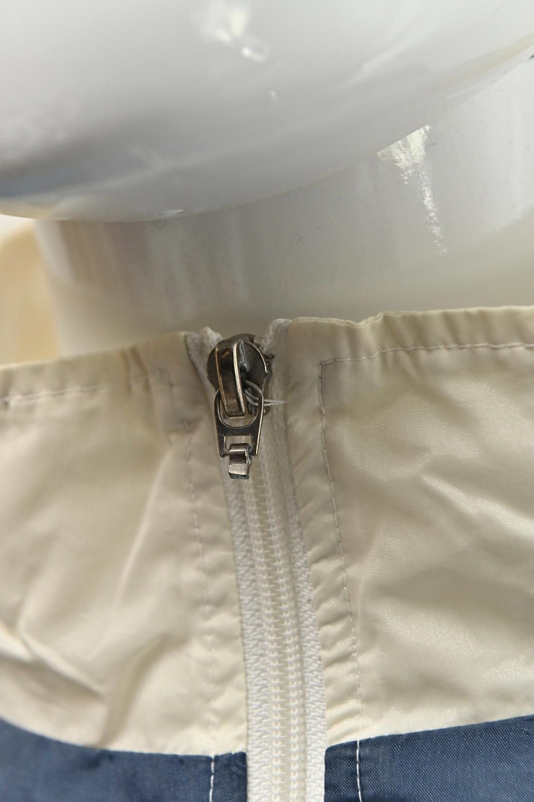 Reebok Reebok Cream Vintage Windbreaker Jacket Mens Size XL Size US XL / EU 56 / 4 - 4 Thumbnail