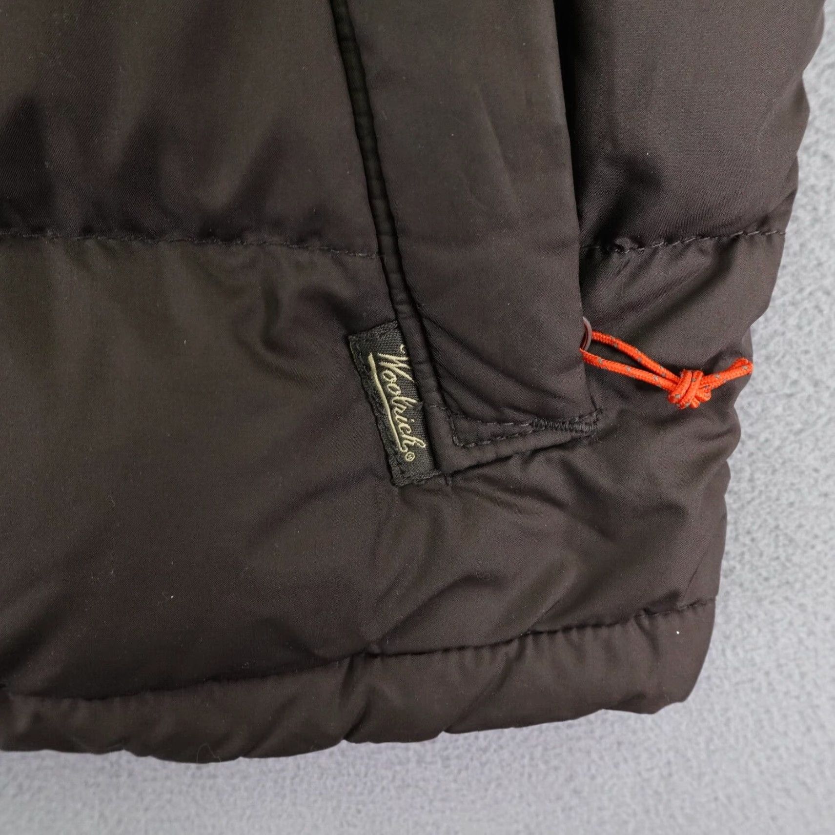 Vintage VINTAGE Woolrich Vest Mens Small Brown Puffer Down Zip Full Zip Quilted Outdoors Size US S / EU 44-46 / 1 - 5 Thumbnail