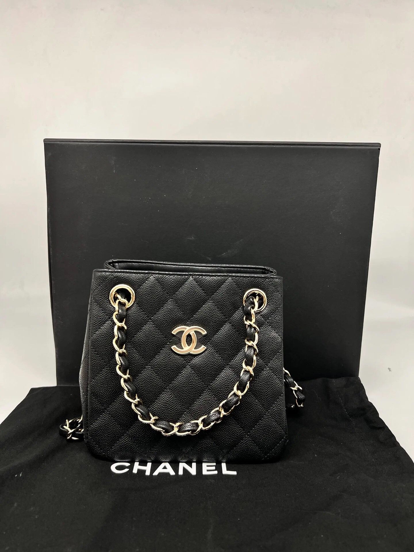 Chanel Pre-loved Bag Very good condition Size ONE SIZE - 1 Thumbnail