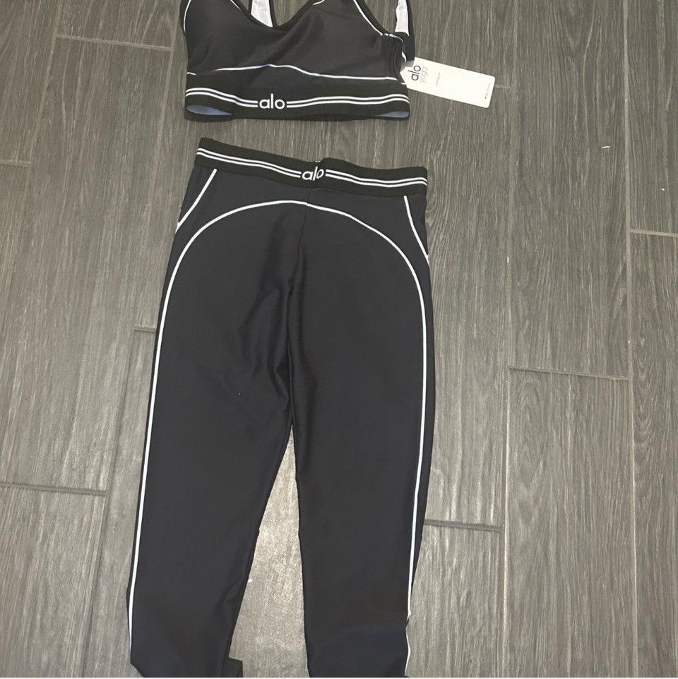 Alo yoga women suit