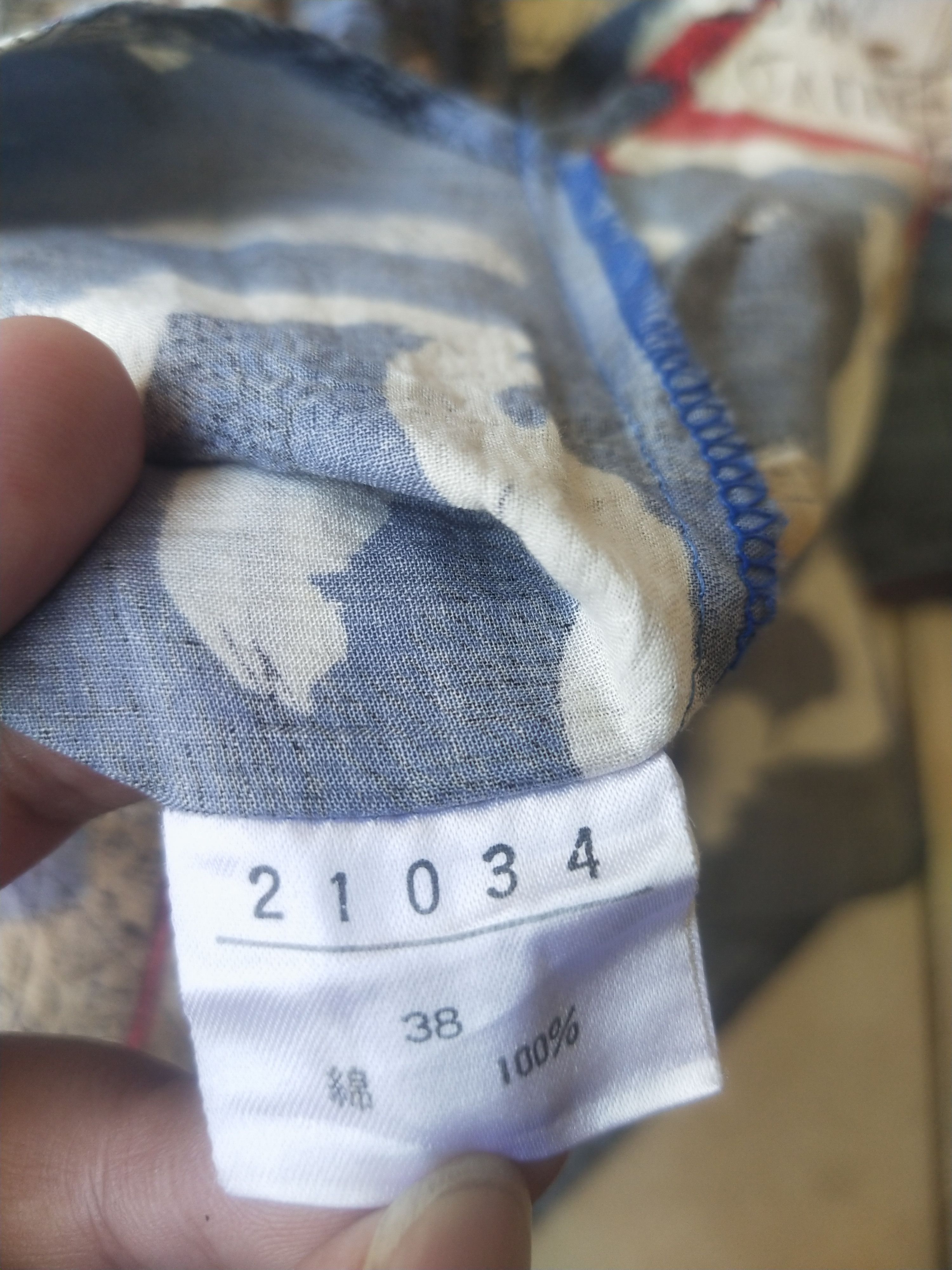 Vintage Vintage Fresa World Map Print Shirt Japan Graphic Size US M / EU 48-50 / 2 - 13 Thumbnail