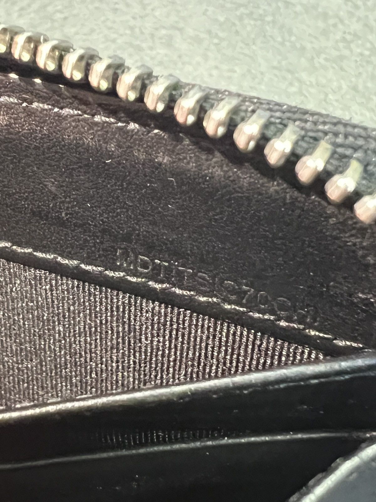 Burberry × Designer Burberry Logo Embossed Leather Bifold Wallet Size ONE SIZE - 8 Thumbnail