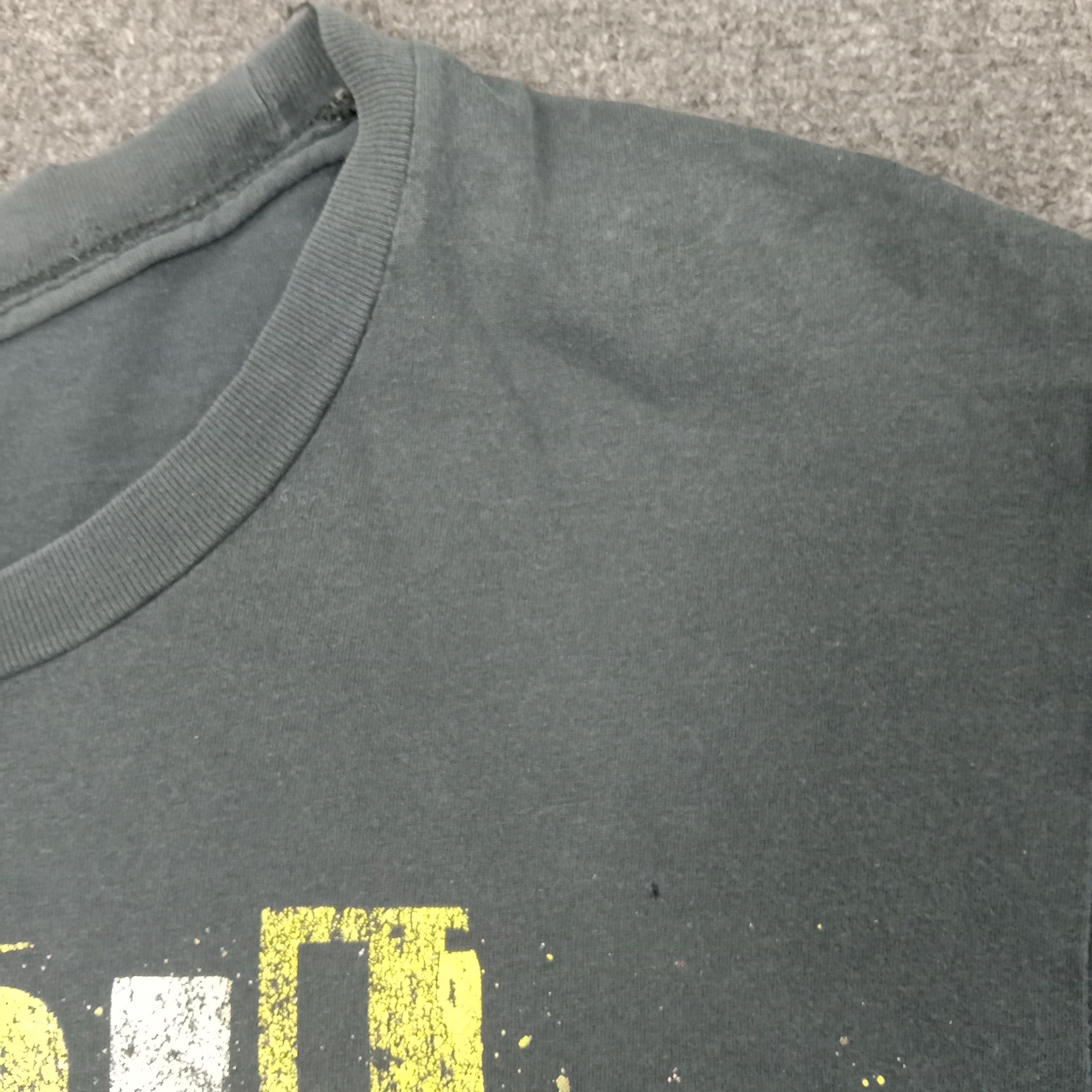 Band Tees Avril Lavigne Pop-Punk Singer Songwriter Tshirt C239N51 Size US M / EU 48-50 / 2 - 3 Thumbnail