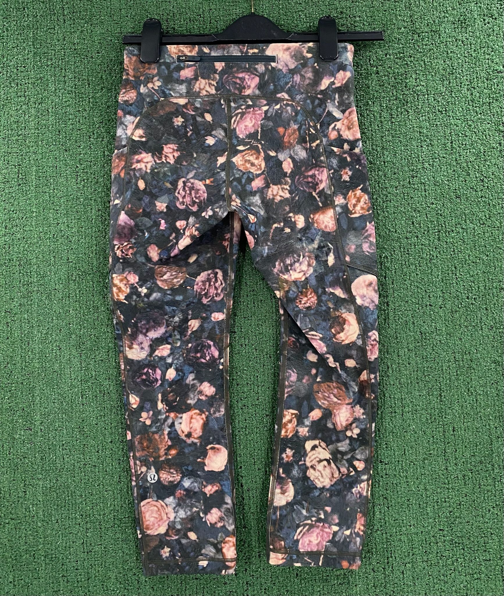 Lululemon Lululemon Speed Up Frosted Rose Floral Cropped Legging 4 Size 26" / US 2 / IT 38 - 4 Thumbnail