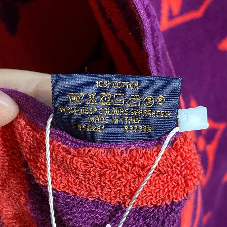 Louis Vuitton Louis Vuitton Purple presbyopic bath towel Size ONE SIZE - 4 Thumbnail