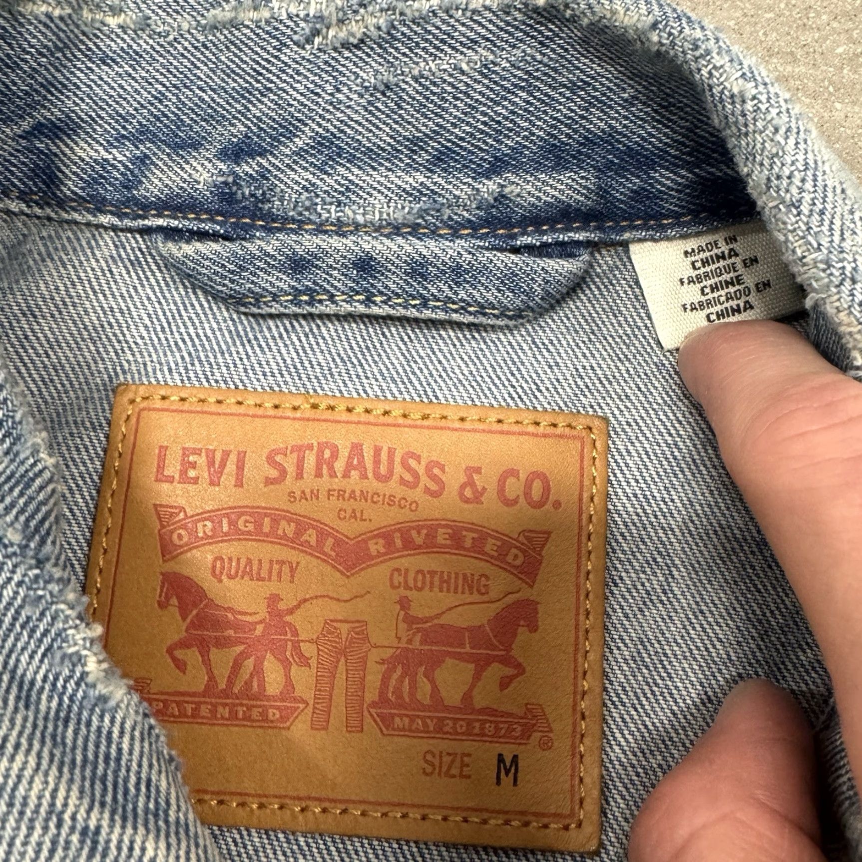 Levi's VINTAGE VTG Levi's Trucker Denim Jacket M y2k distressed Size US M / EU 48-50 / 2 - 4 Thumbnail