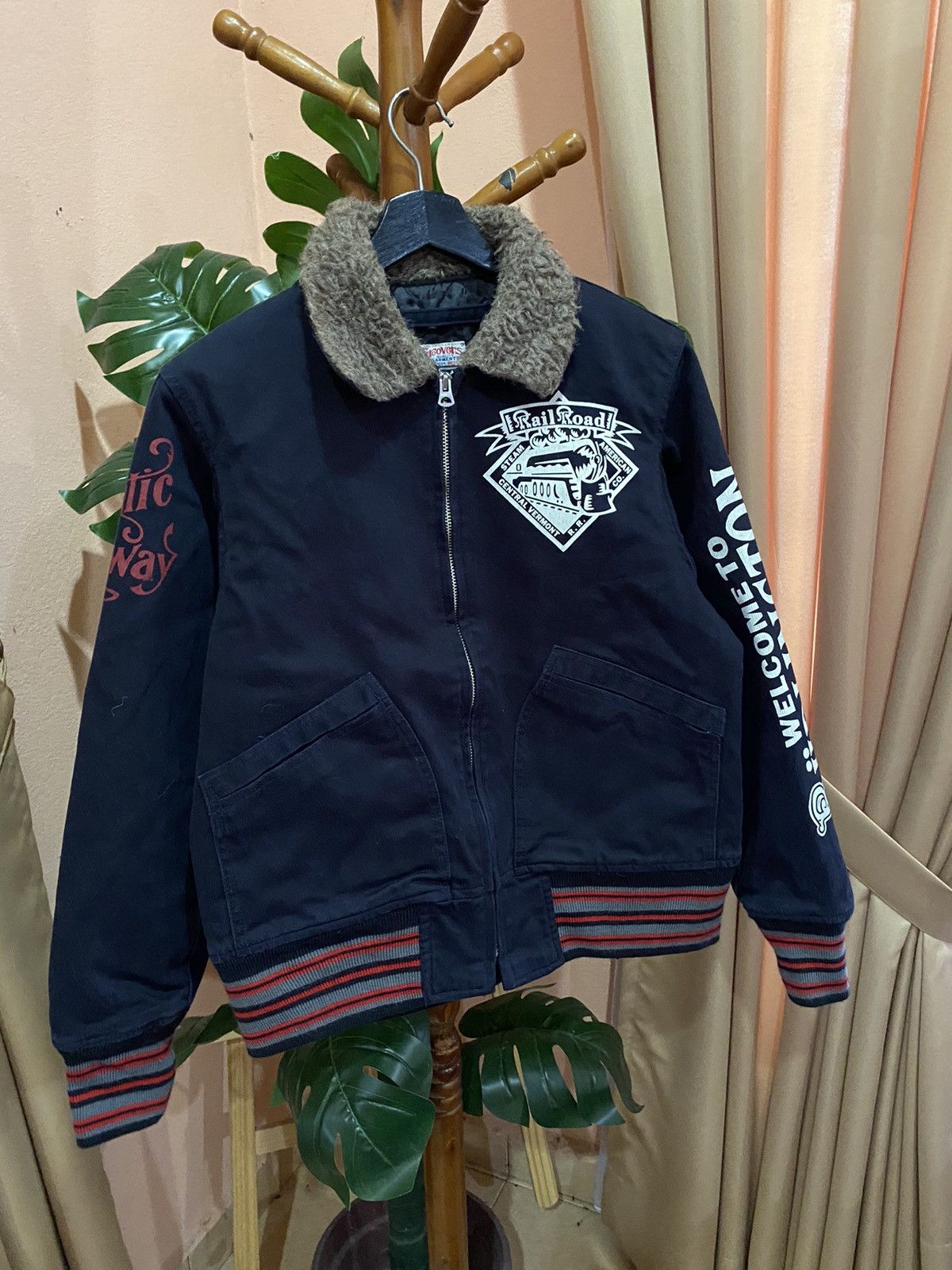 Other GROOVERS CENTRAL VERMONT RAILROAD FAUX FUR COLLAR BOMBER Size US M / EU 48-50 / 2 - 4 Thumbnail