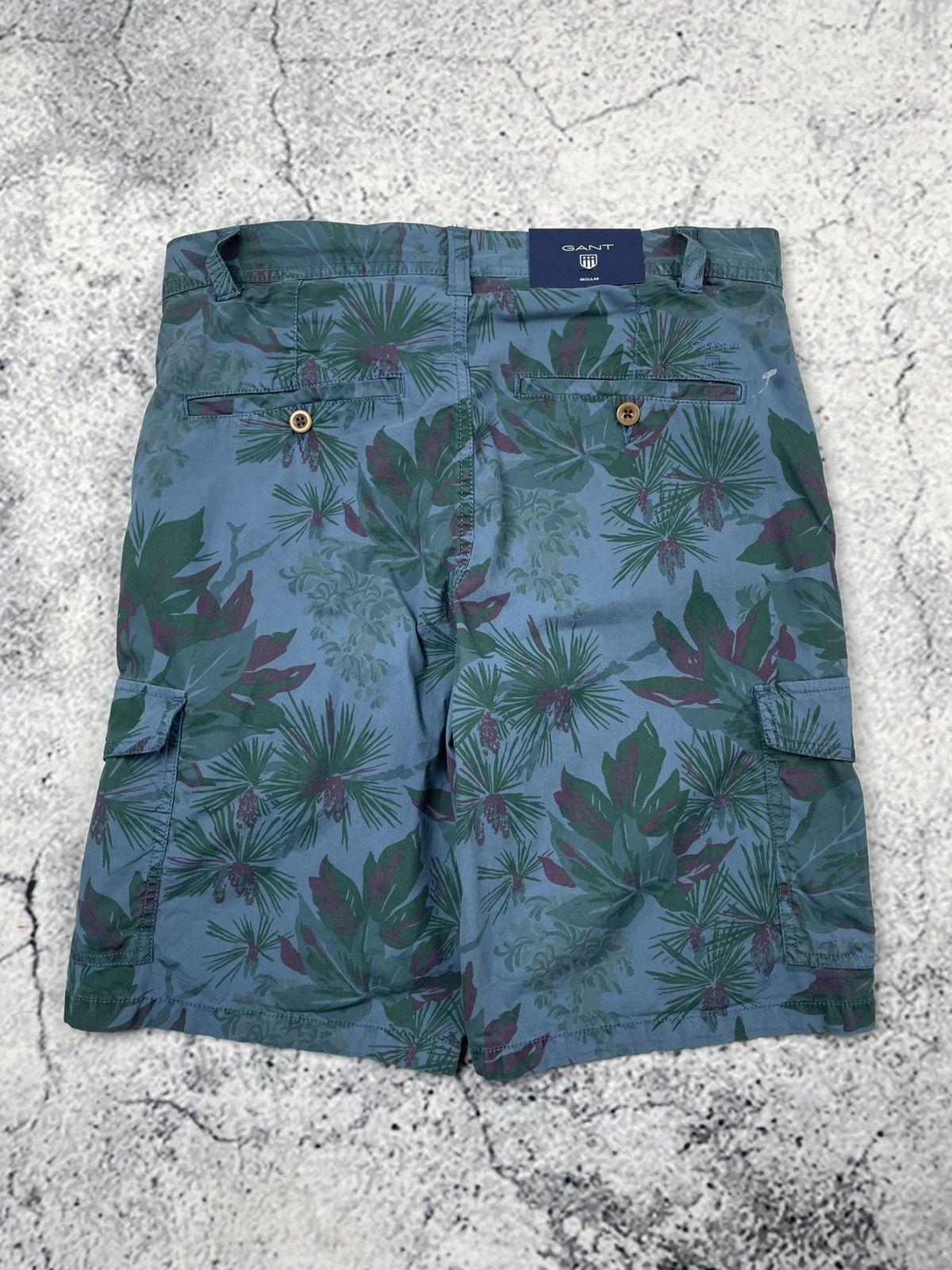 Gant (Men’s) GANT W31 – Flower Cargo Shorts, Regular Fit Summer Size US 31 - 2 Thumbnail