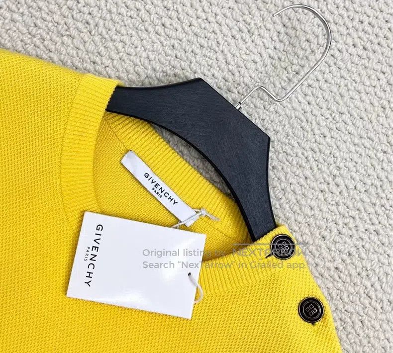 Givenchy Givenchy Lemon Yellow Embroidered Letter 4G Logo Button Kn Size US M / EU 48-50 / 2 - 2 Thumbnail