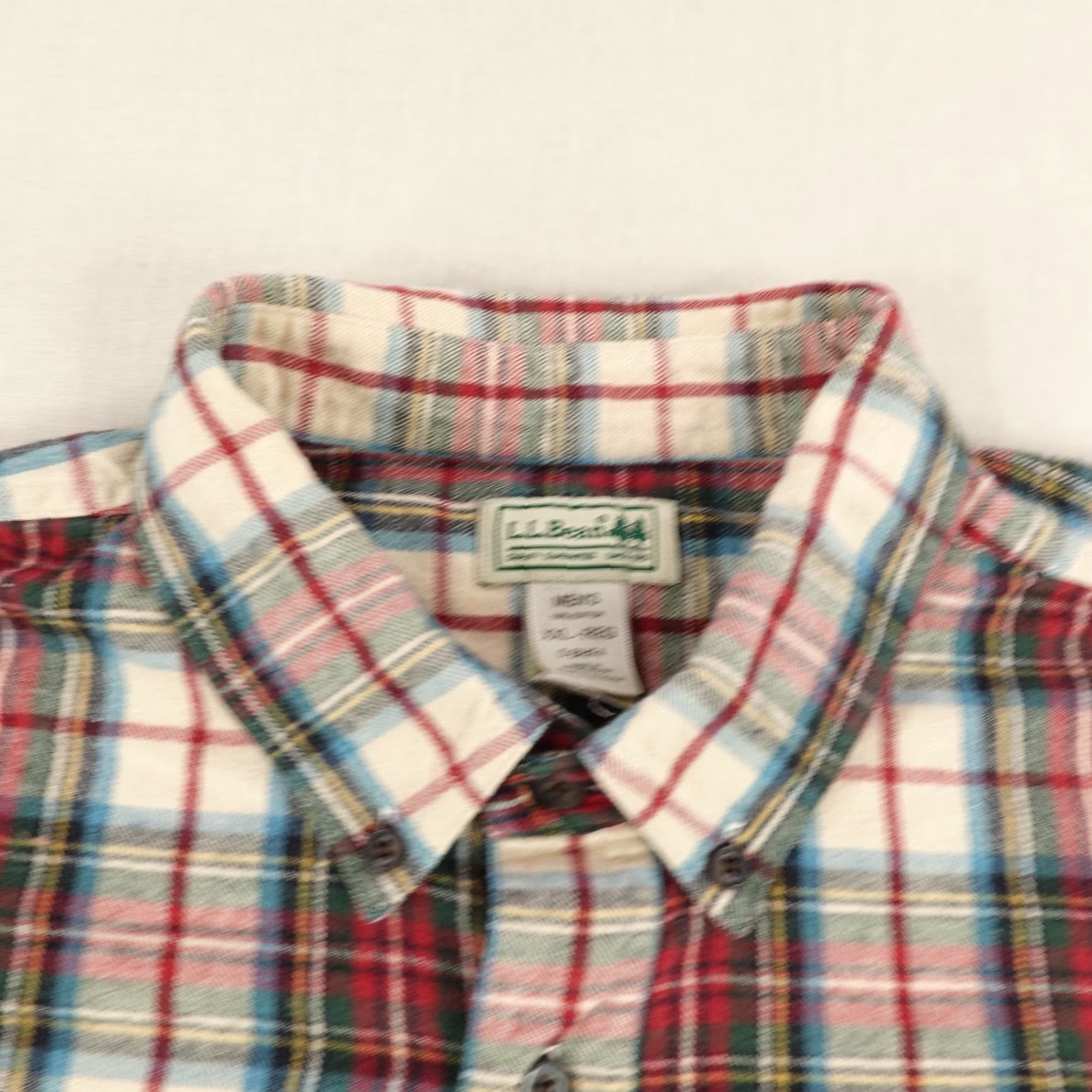 Vintage VINTAGE LL Bean Shirt Mens 2XL Red Plaid Flannel Button-Up Outdoors Workwear Casual Shirt Mens 2XL Red Plaid Flannel Button-Up LL Bean Size US XXL / EU 58 / 5 - 2 Thumbnail