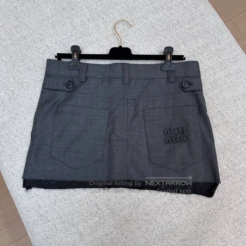 Miu Miu Miu Miu 40 Embroidered overskirt on the back. Size 39" - 5 Thumbnail