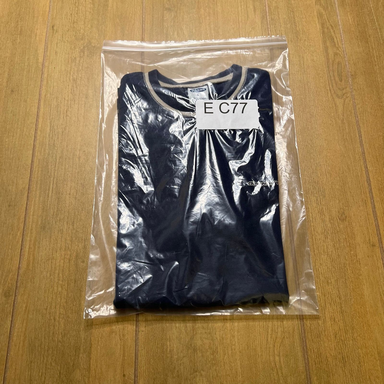 Old Navy Vintage Old Navy 90s T-Shirt Mens Sz Large Logo Y2K baggy Size US L / EU 52-54 / 3 - 10 Thumbnail