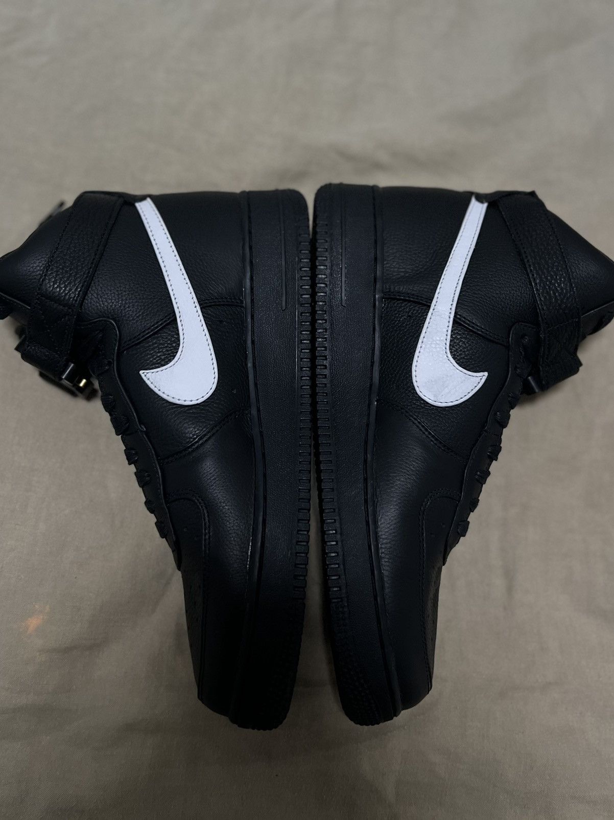 1017 ALYX 9SM 1017 ALYX 9SM x Air Force 1 High 'Black White' Size US 11.5 / EU 44-45 - 12 Thumbnail