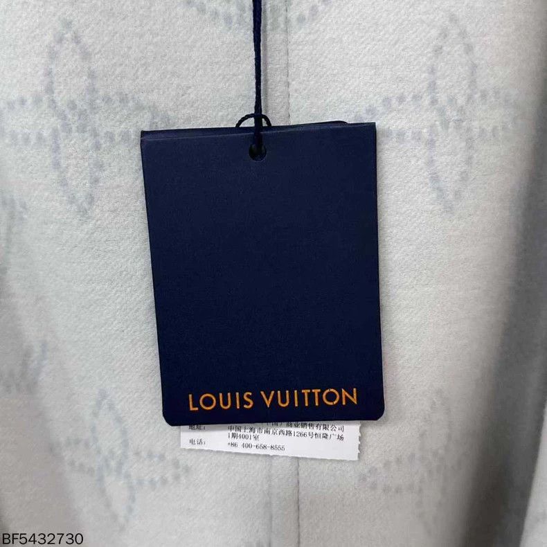 Louis Vuitton Louis Vuitton Grey full print bathrobe coat Size XXS / US 00 / IT 34 - 5 Thumbnail