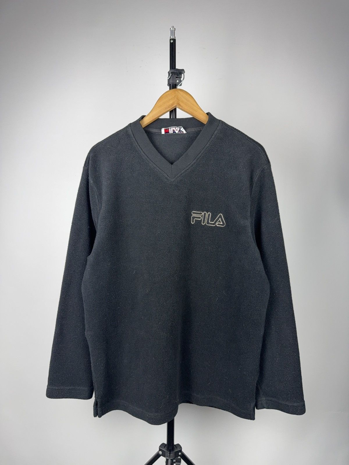 Fila 00s Vintage FILA V Neck Fleece Sweatshirt Logo Y2K Size L Size US L / EU 52-54 / 3 - 1 Thumbnail