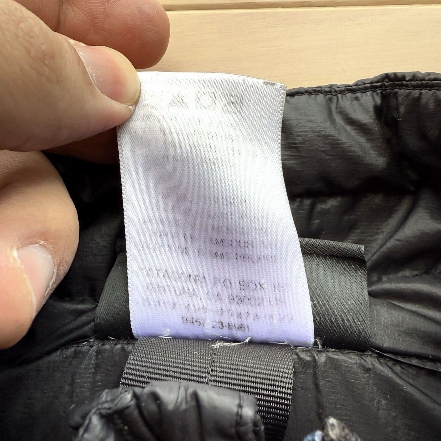 Patagonia Patagonia Women's M Black Down Jacket Ultralight Lightweight Puff Outerwear Size M / US 6-8 / IT 42-44 - 7 Thumbnail