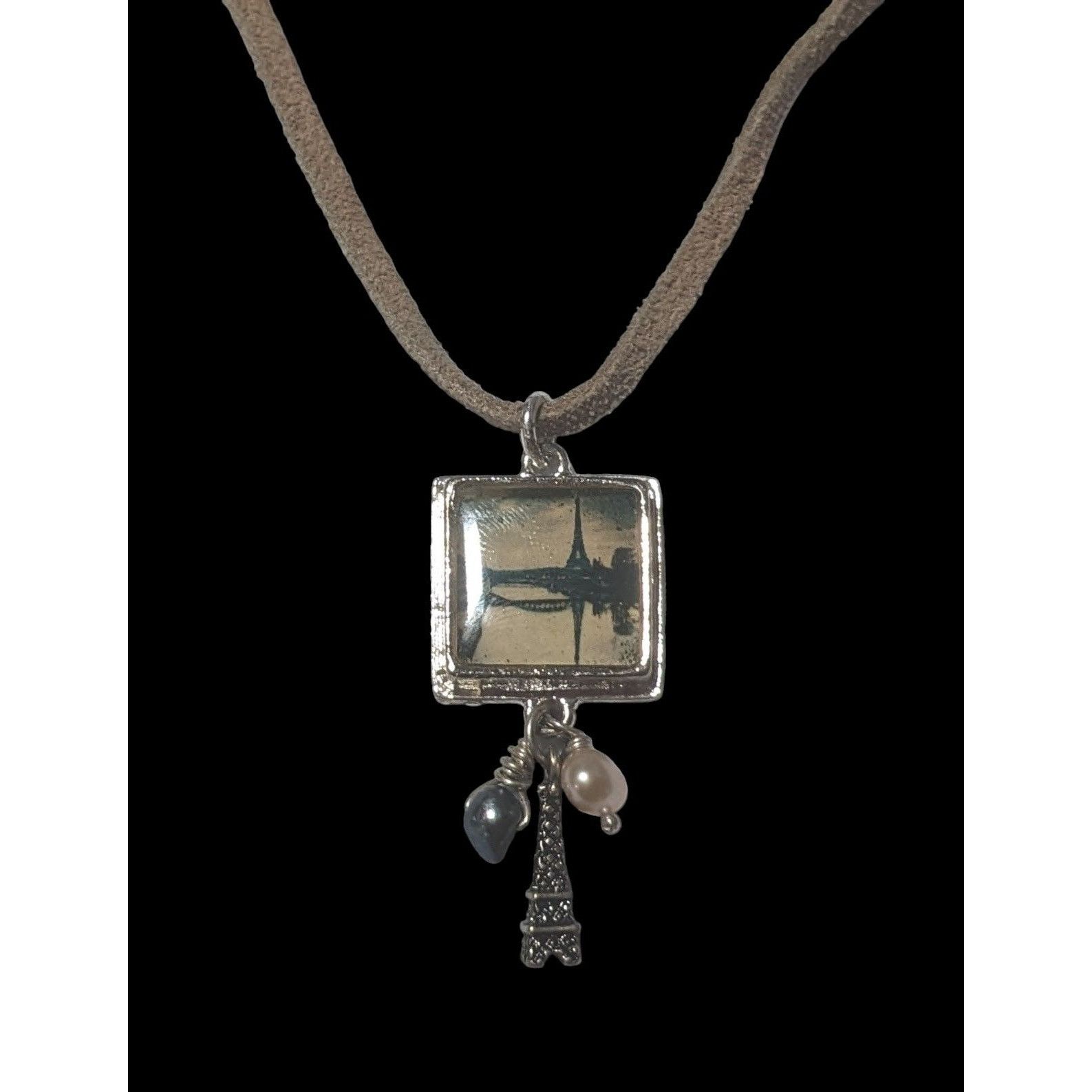 Other Retro Paris France Suede Pearl Charm Necklace Size ONE SIZE - 2 Thumbnail