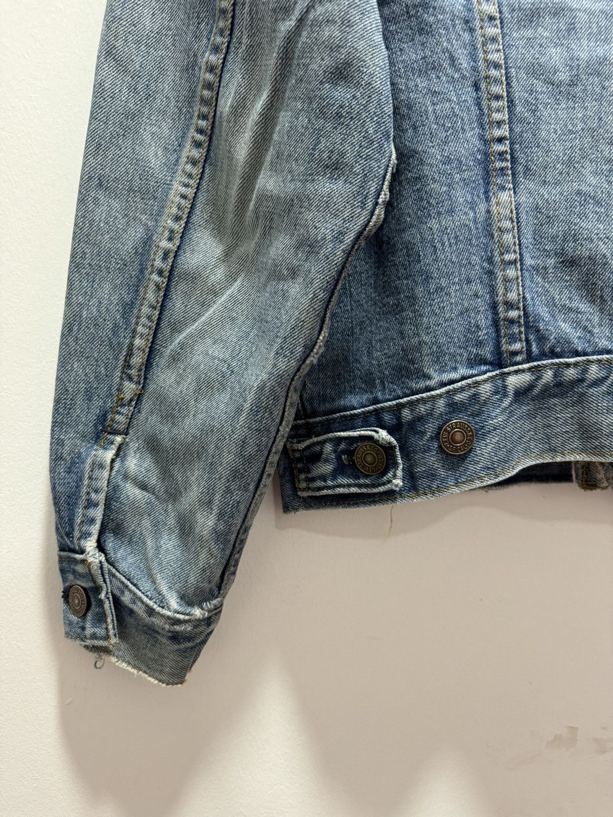 Levi's × Levi's Vintage Clothing × Vintage VINTAGE LEVIS THRASHED TRUCKER DENIM JACKET Size US XS / EU 42 / 0 - 13 Thumbnail