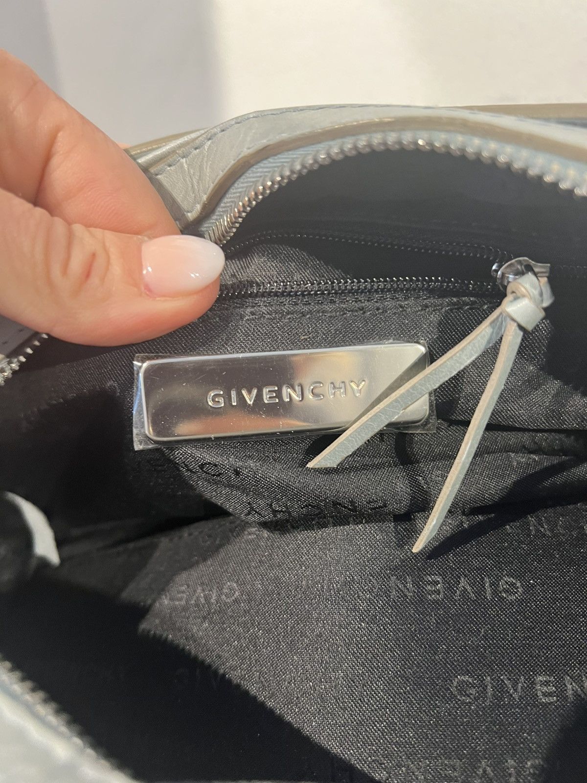 Givenchy Givenchy Vintage Powder Blue Shoulder Bag Size ONE SIZE - 6 Thumbnail