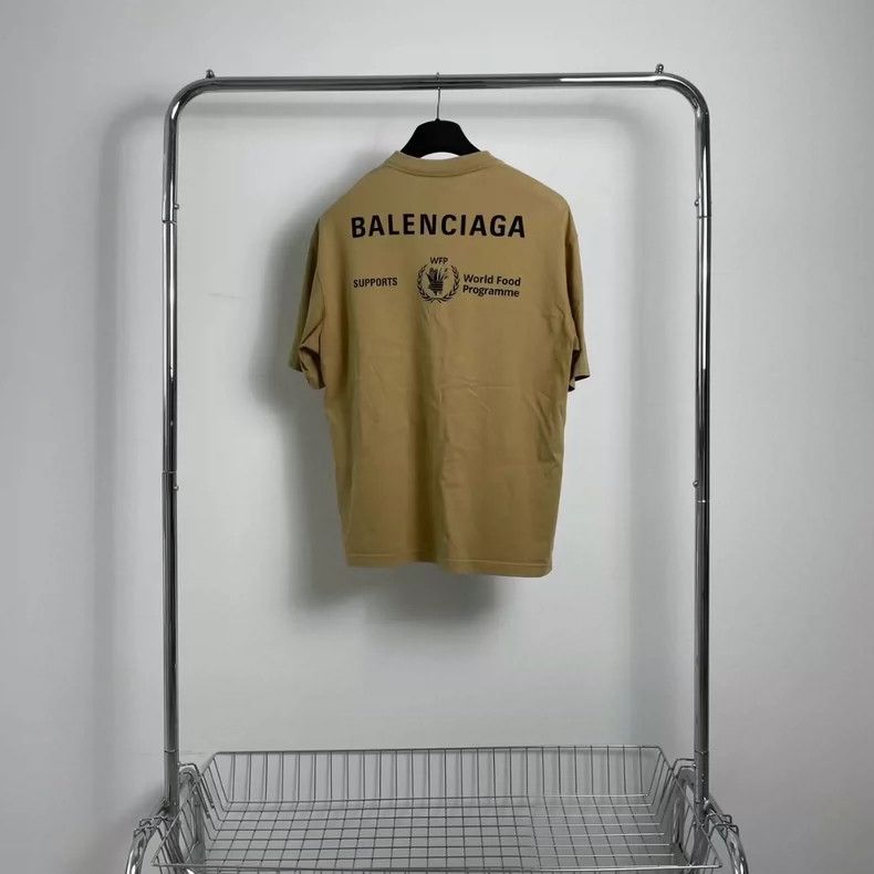 Balenciaga Balenciaga Co-branded WFP khaki print short sleeves Size US S / EU 44-46 / 1 - 2 Thumbnail