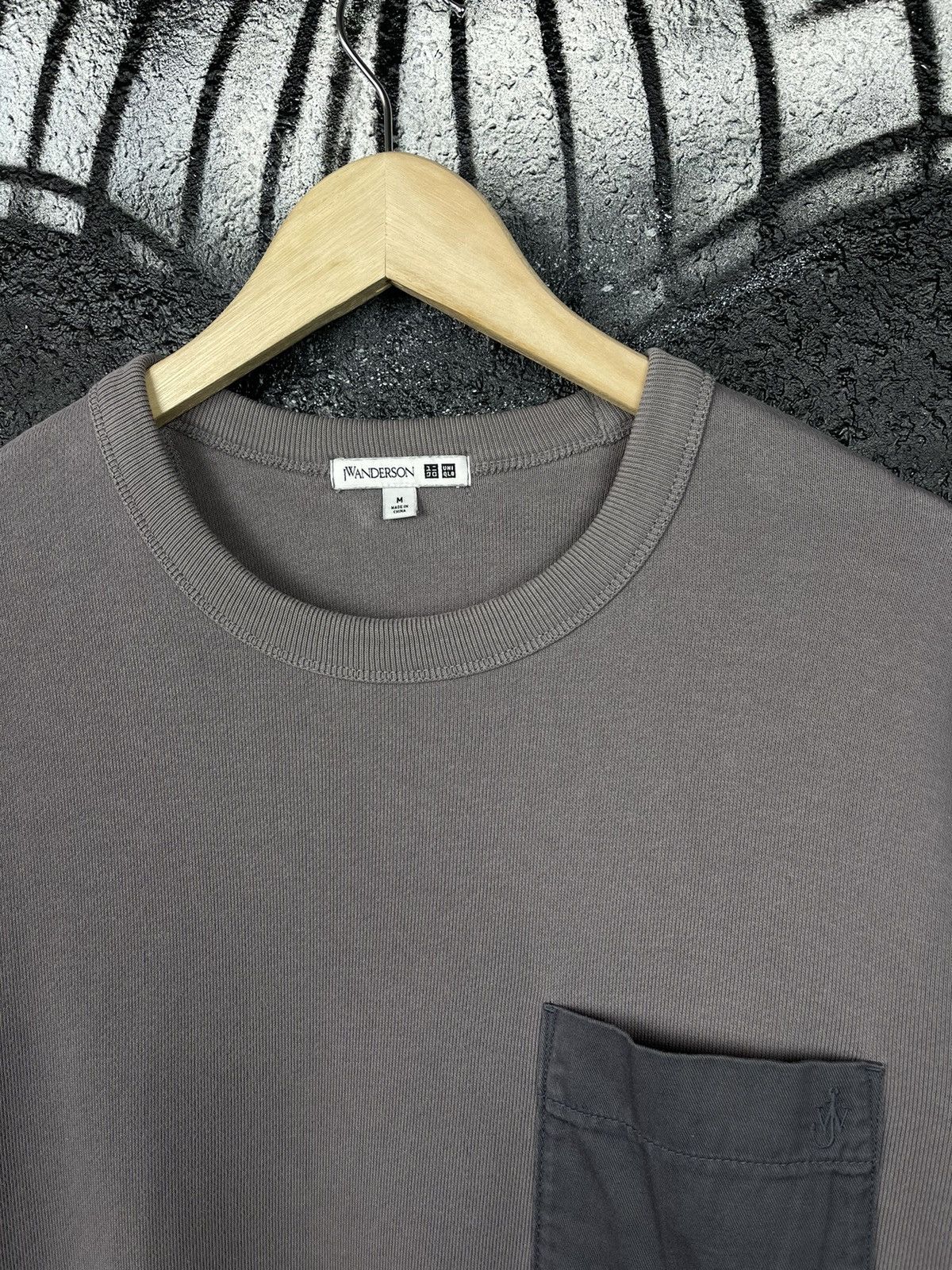 JW Anderson × Uniqlo Uniqlo x J.W. Anderson Pocket Sweatshirt Men’s Size M Size US M / EU 48-50 / 2 - 8 Thumbnail