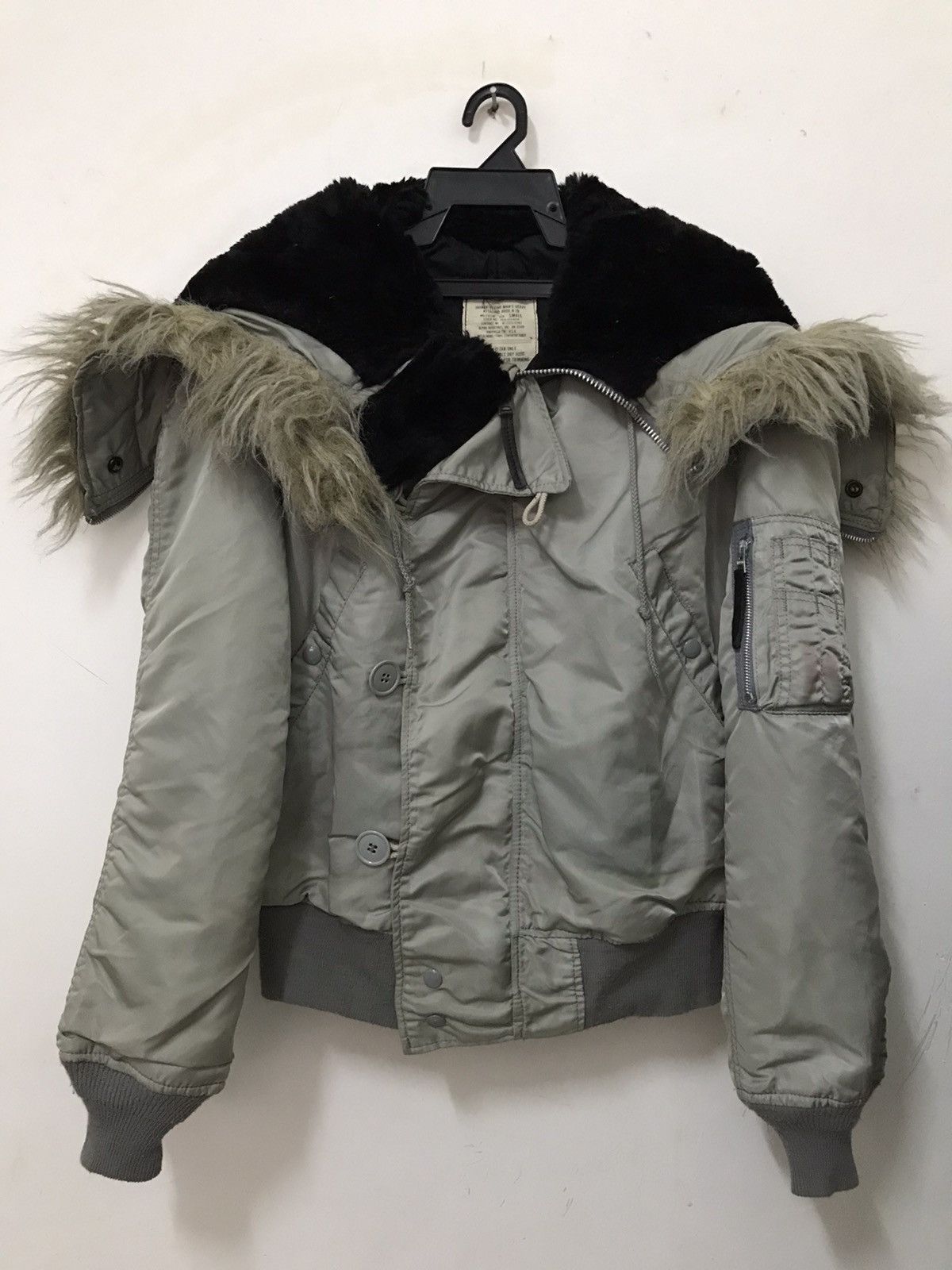 Alpha Industries Vintage Alpha Industries N-2B Flying Man Fur Hoodie Jacket Size US S / EU 44-46 / 1 - 10 Thumbnail