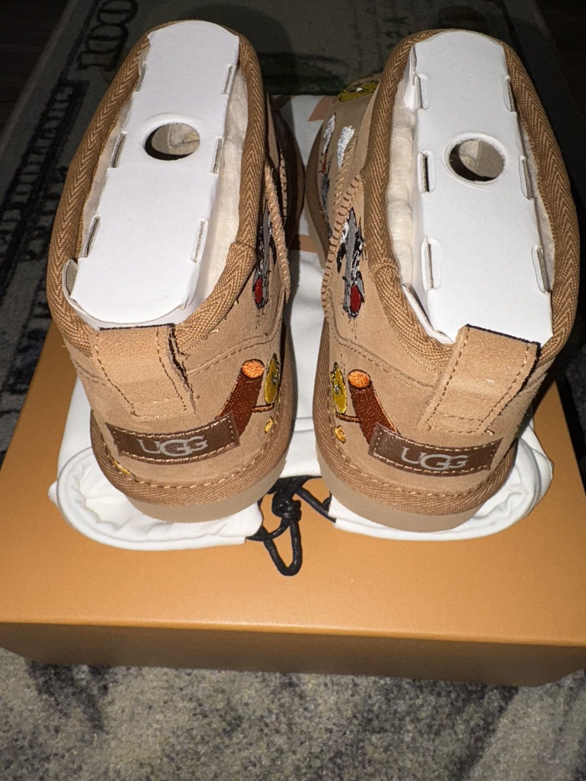 Palace × Ugg Palace UGG Classic Ultra Mini Boot Looney Tunes Chestnut Size US 11 / EU 44 - 4 Thumbnail