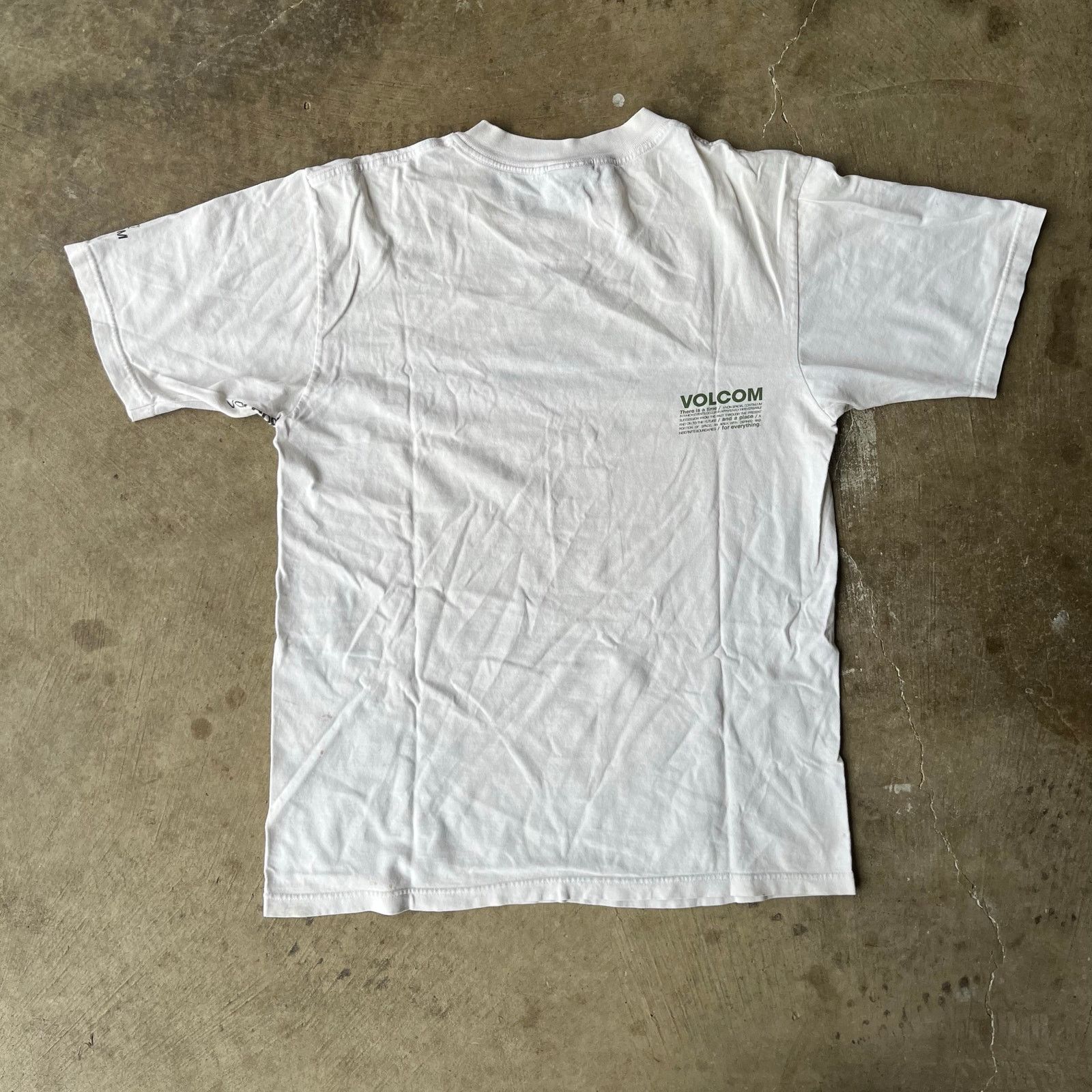 Vintage VINTAGE VOLCOM WHITE SHIRT 00S MEDIUM Y2K 00S GRUNGE Size US M / EU 48-50 / 2 - 3 Thumbnail