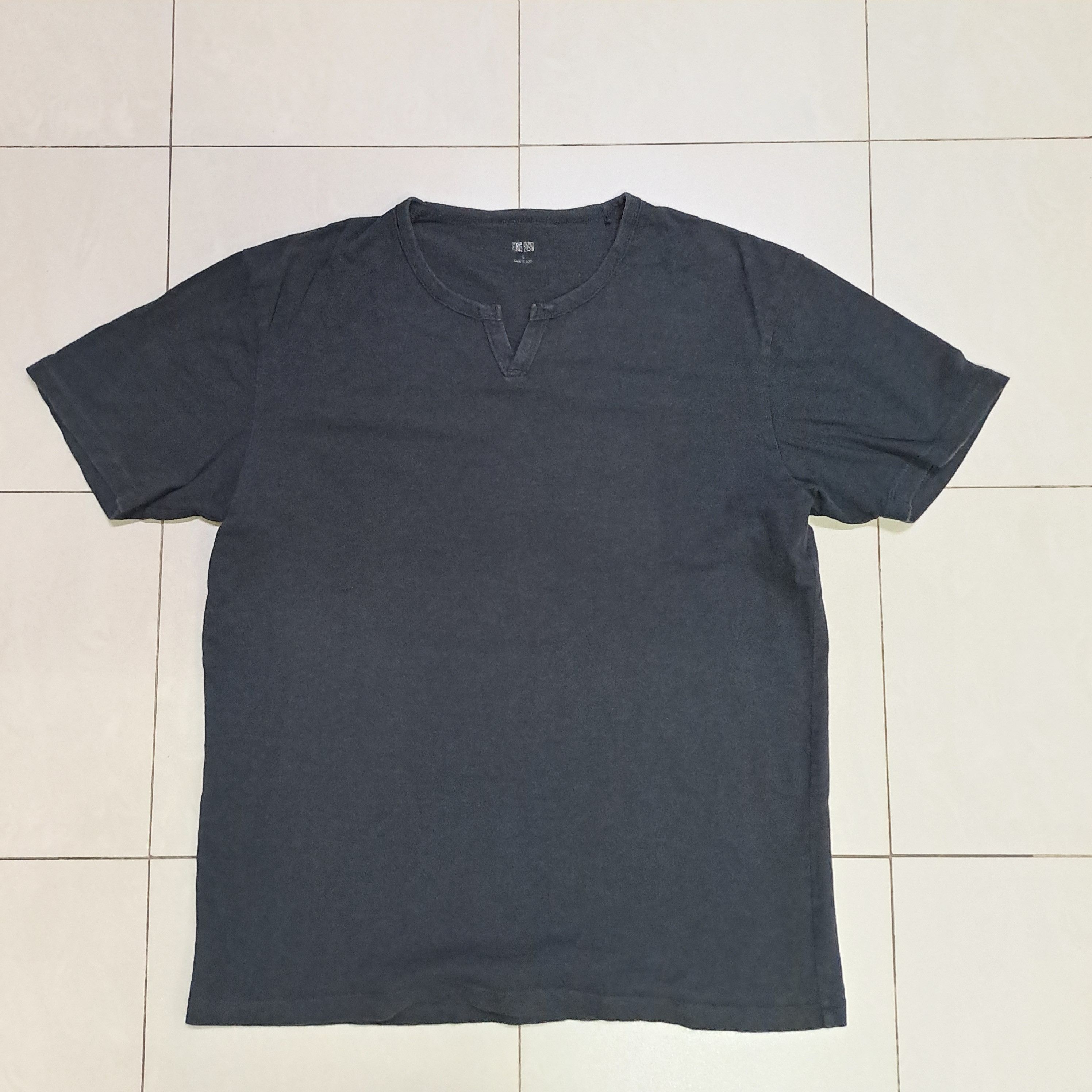 Uniqlo Uniqlo Henley T Shirt Size US M / EU 48-50 / 2 - 1 Thumbnail