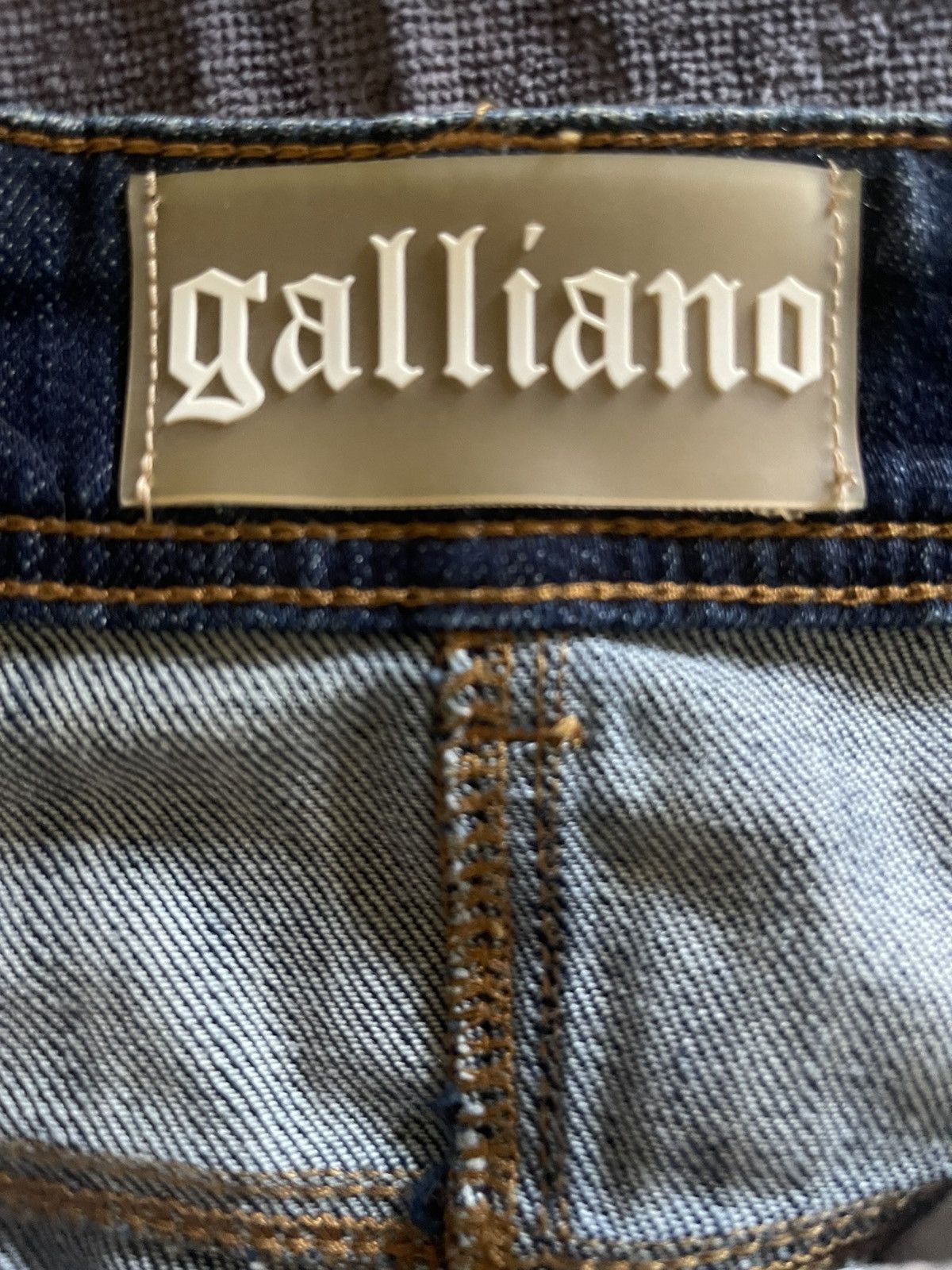 John Galliano Archival John Galliano Y2K Flocked Graffiti Denim Skirt Rare Size 30" / US 8 / IT 44 - 4 Thumbnail