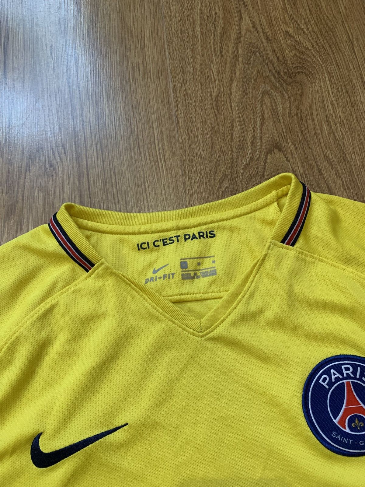 Nike Paris Saint Germain FC PSG 2017 2018 Nike soccer jersey Size US M / EU 48-50 / 2 - 3 Thumbnail