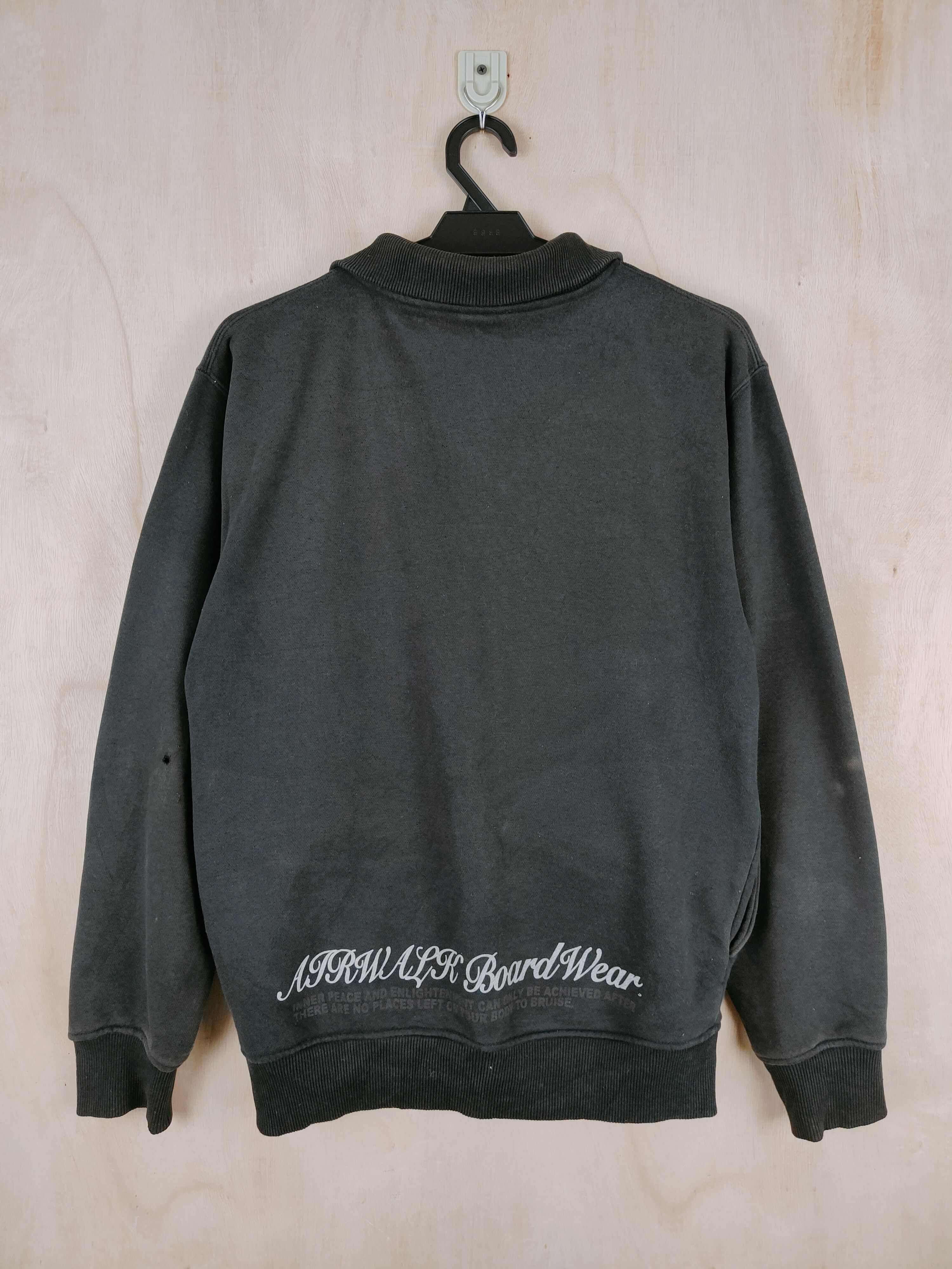 Airwalk Airwalk vintage Black Faded Sweaters #S2597 Size US M / EU 48-50 / 2 - 9 Thumbnail