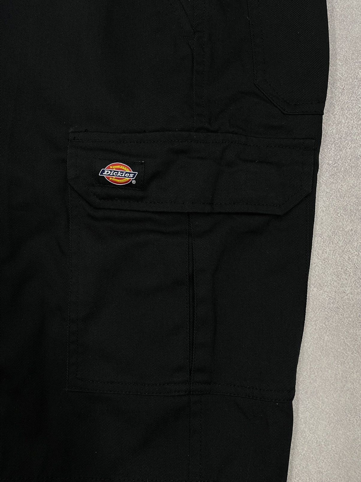 Dickies × Vintage Mens Dickies Black Cargo Shorts Size US 32 / EU 48 - 6 Thumbnail