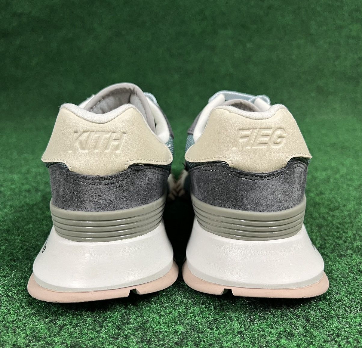 Kith × New Balance New Balance RC1300 x Ronnie Fieg "Mauve" Sz 6 MS1300KB Size US 6 / EU 39 - 6 Thumbnail