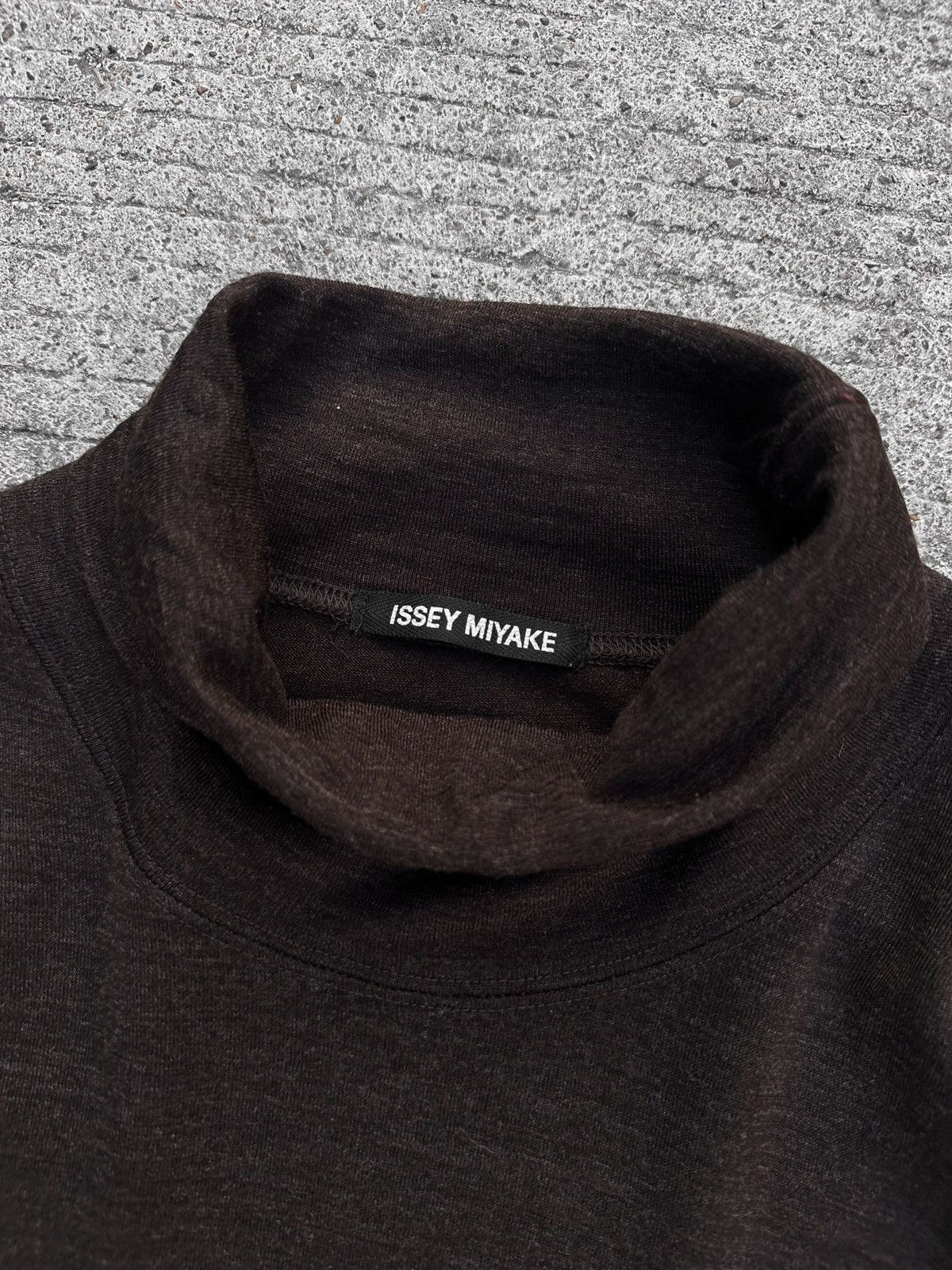 Issey Miyake Issey Miyake Dark Brown Cotton Turtleneck Tee Size US XL / EU 56 / 4 - 2 Thumbnail
