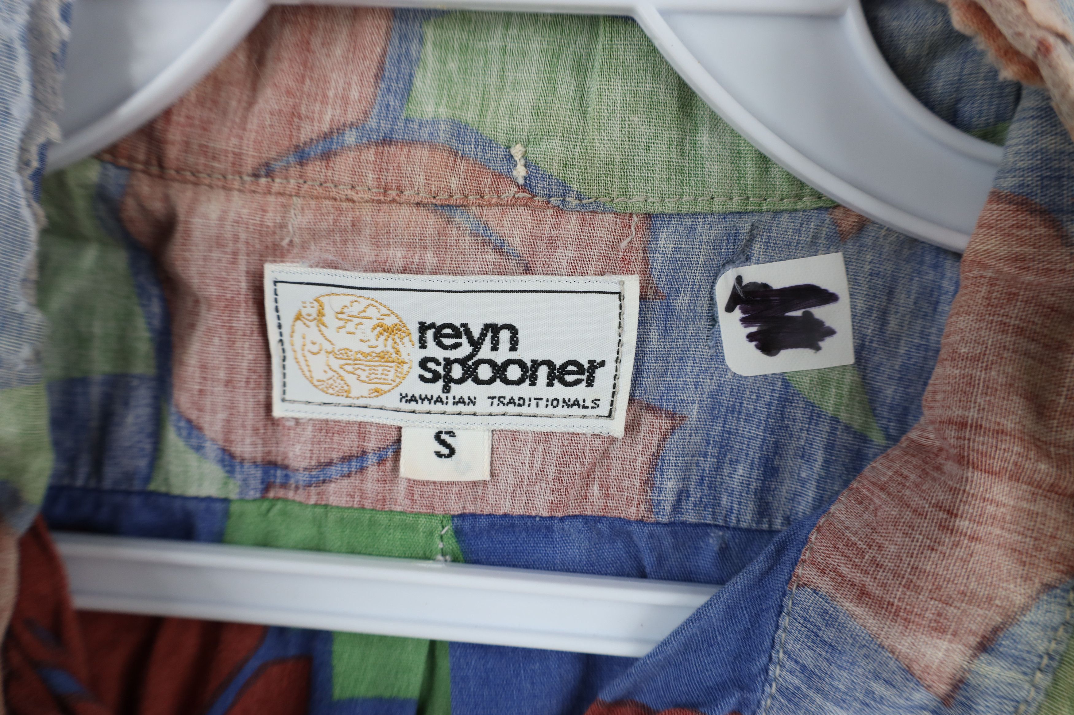 Vintage Vintage 90s Reyn Spooner Flower Button Down Polo Shirt USA Size US S / EU 44-46 / 1 - 7 Thumbnail