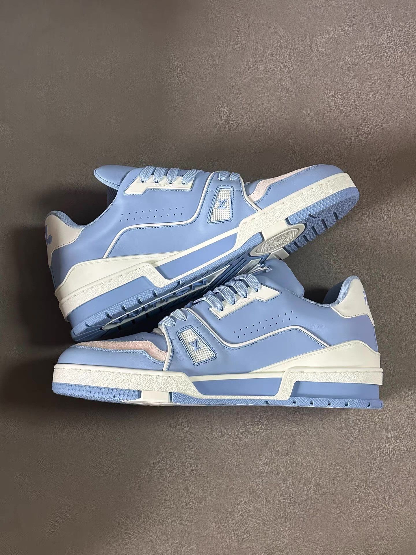 Louis Vuitton Louis Vuitton Trainer North Carolina Blue Ｑ20 Size US 9 / EU 42 - 3 Thumbnail