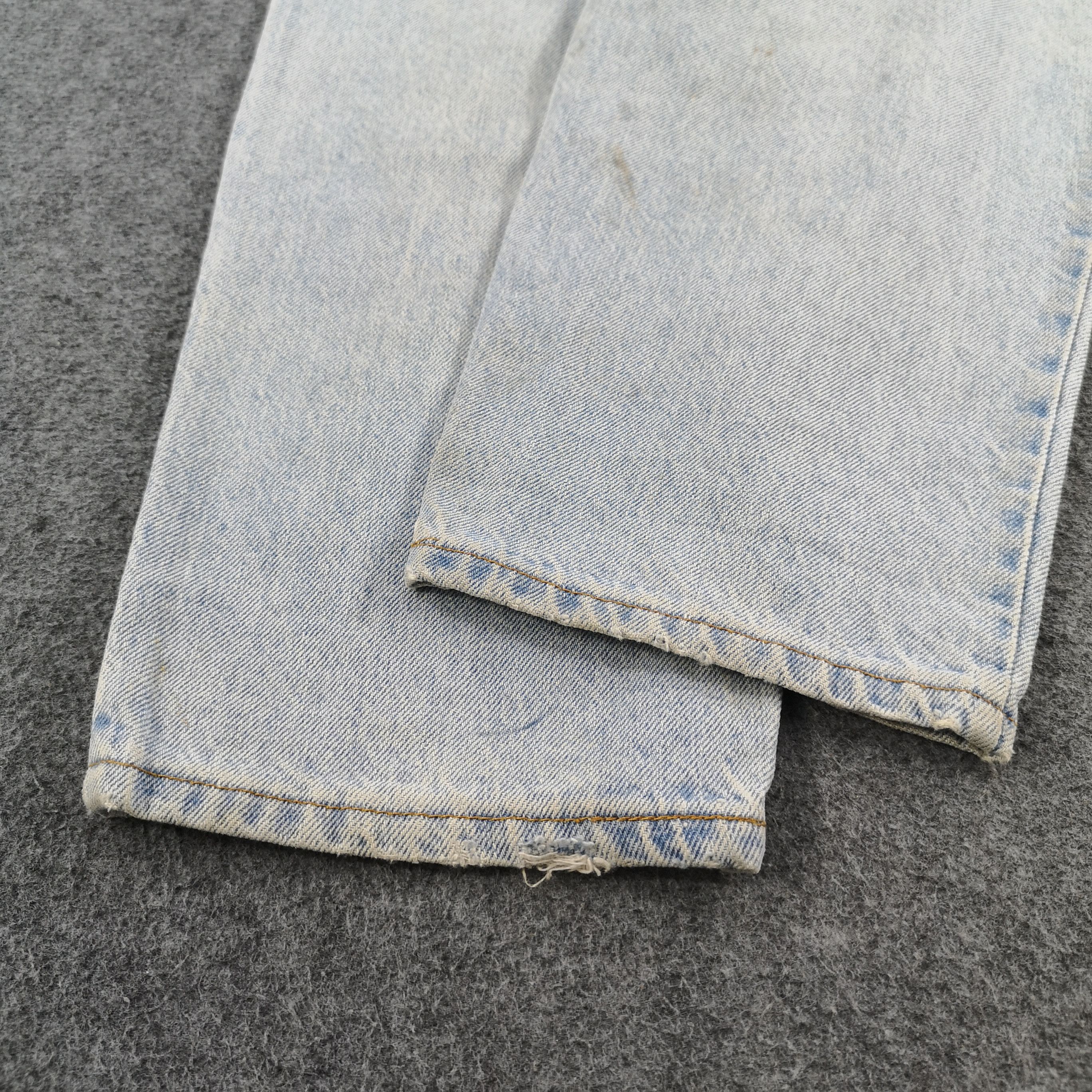 Levi's × Vintage Vintage Light Wash Levis 560 Orange Tab Jeans -JM1070 Size US 34 / EU 50 - 5 Thumbnail