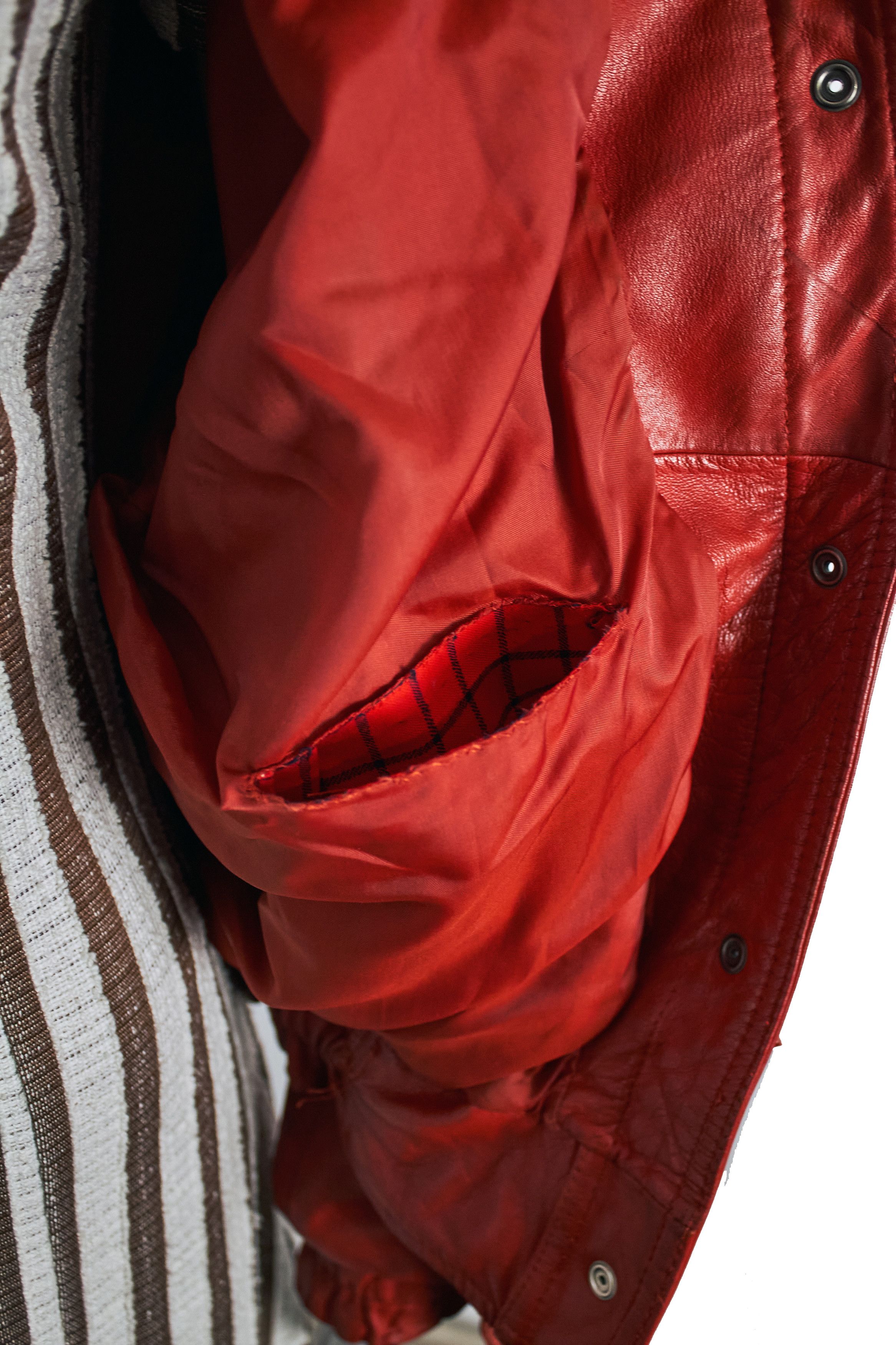 Vintage Authentic 80s Vintage Red Leather Oversized Bomber Jacket Size M / US 6-8 / IT 42-44 - 16 Thumbnail