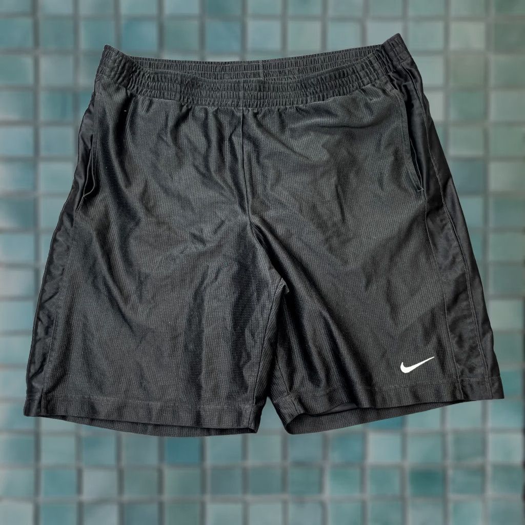 Nike Nike Shorts Mens Extra Large Black Basketball Swoosh Gym Running Workout Jogging - Vintage Size US 36 / EU 52 - 1 Thumbnail