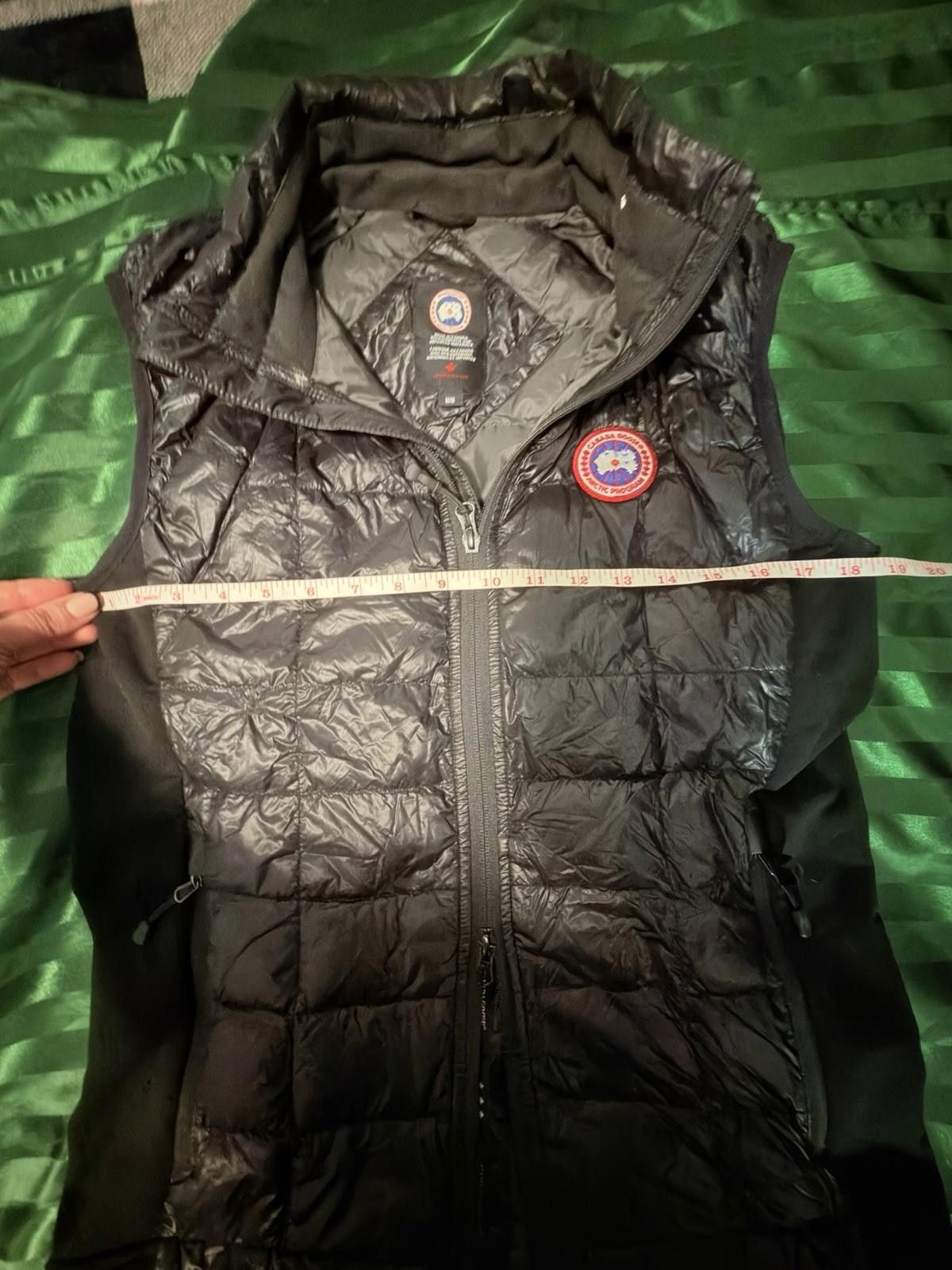 Canada Goose Canada Goose Men’s Down Vest Size M Black Arctic Program Size US M / EU 48-50 / 2 - 9 Thumbnail