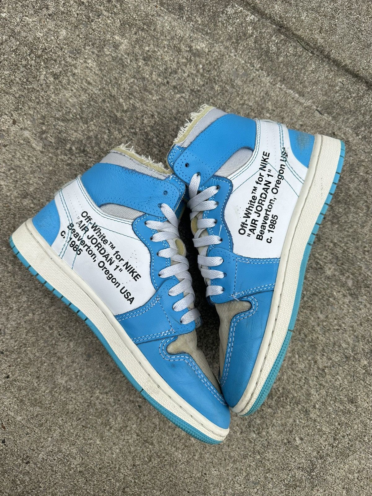 Jordan Brand × Off-White Nike Air Jordan 1 High OG Off-White UNC size 5.5 Size US 5.5 / EU 38 - 2 Thumbnail