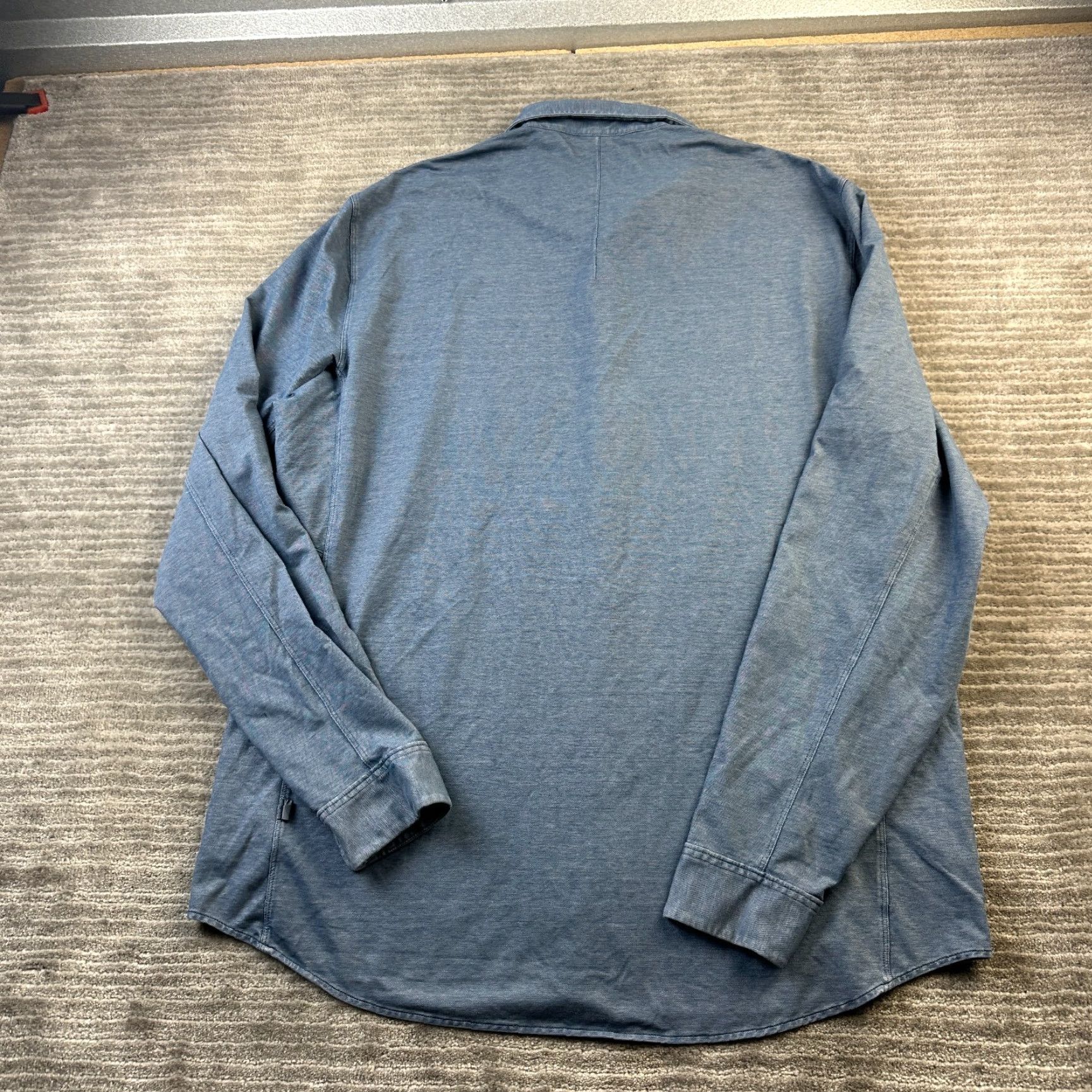 Lululemon Lululemon Shirt Mens XL Blue Button-Up Commute Tech Size US XL / EU 56 / 4 - 2 Thumbnail
