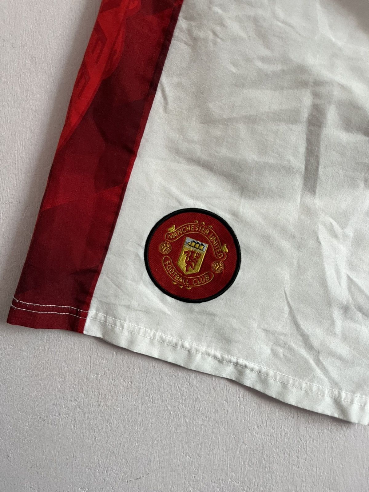 Vintage Vintage Umbro 1996/1998 Manchester United Football Shorts Size US 32 / EU 48 - 3 Thumbnail