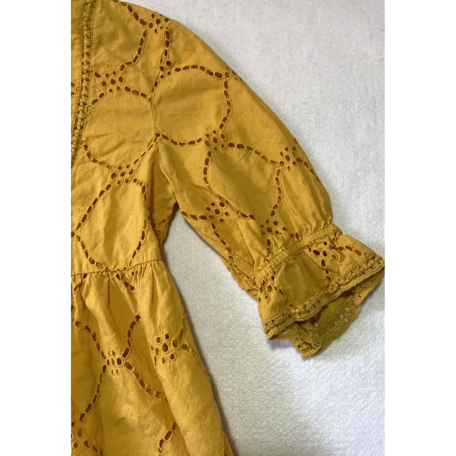 Zara ZARA Blouse Top SHIRT Round Neck Gold / 26-58 Size S Women’s Bell Sleeve Regular Modern Casual Front Button Closure Viscose 3/4 Sleeve Vintage No Size S / US 4 / IT 40 - 3 Thumbnail