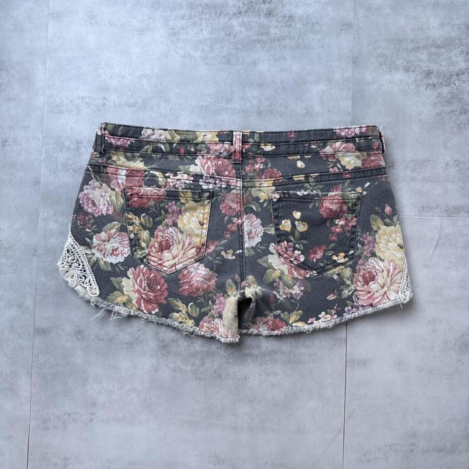 Ocean Pacific Y2K OP Floral Surf 00s Mini Shorts Size 34" / US 12 / IT 48 - 1 Thumbnail