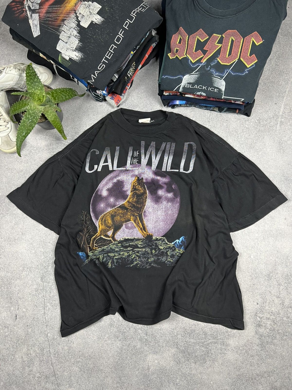 Vintage Vintage Call Of The Wild Faded Nature Wolf Moon Y2K Tee Size US XL / EU 56 / 4 - 1 Thumbnail