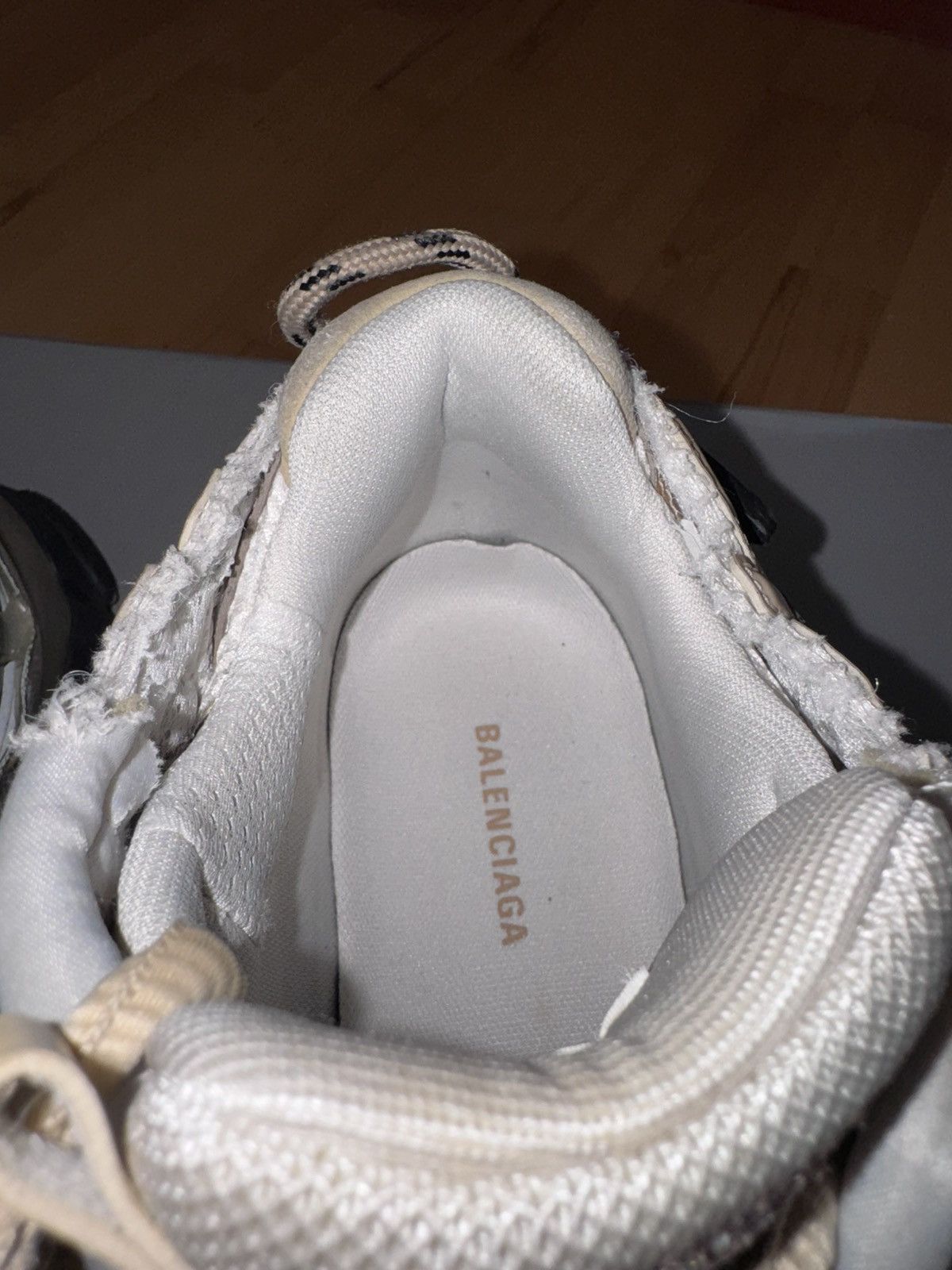 Balenciaga Balenciaga Runner Beige Size US 8 / EU 41 - 13 Thumbnail