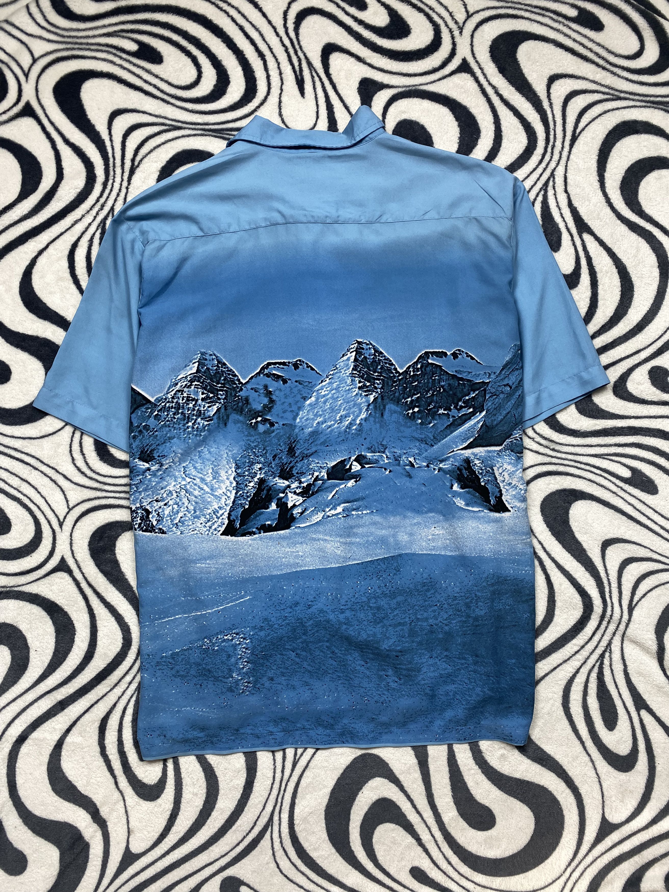 Vintage Vintage Hawaiian Shirt Dragon Print Y2K Size US XL / EU 56 / 4 - 9 Thumbnail